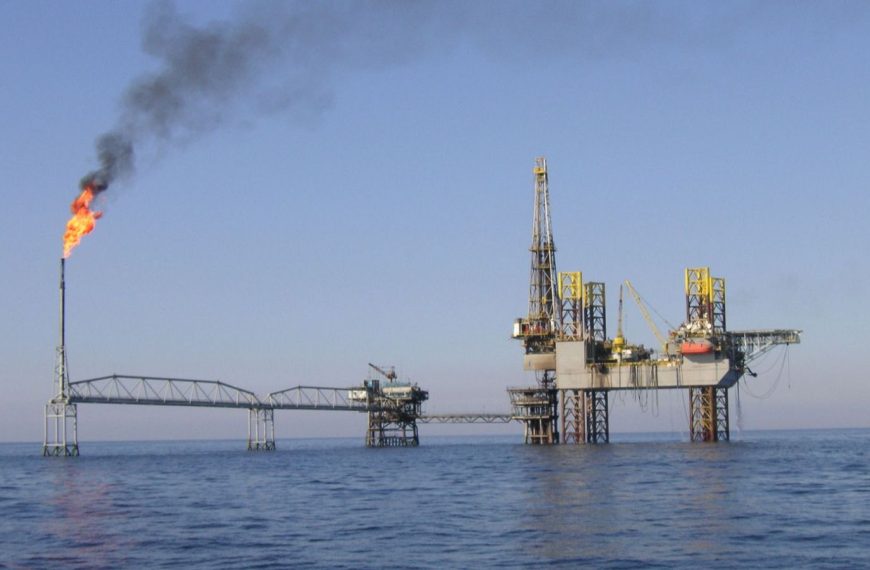 Ataque a Instalaciones Petroleras en Irán: Lo Que No Sabías