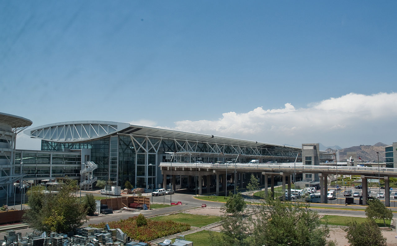 Aeropuerto de Santiago: Caída del 1,6% en Pasajeros Atrae Atención