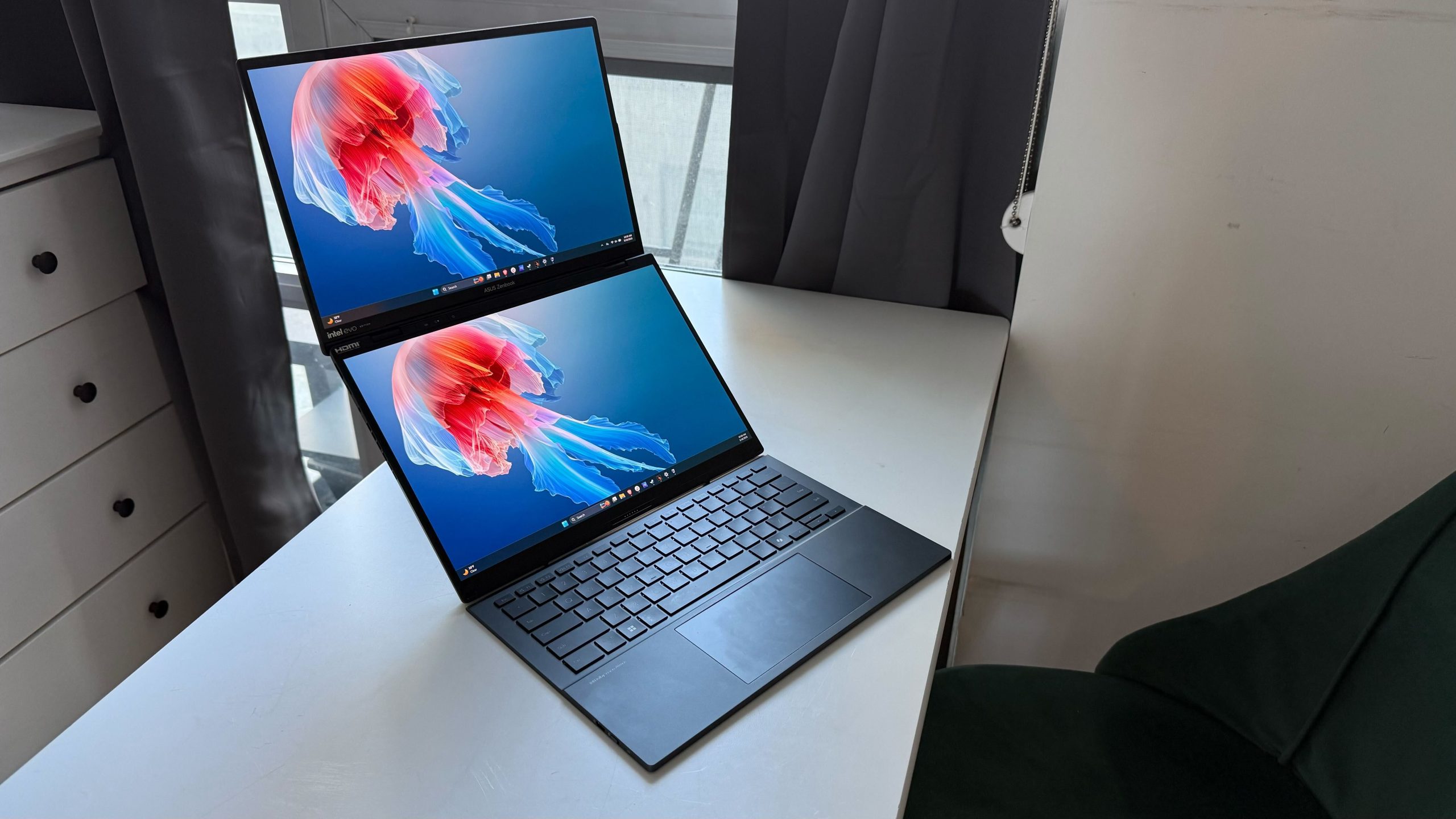 ASUS Zenbook DUO: ¿La revolución del portátil con dos pantallas?
